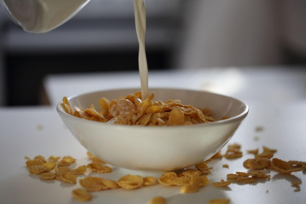 5 Worst Breakfast Foods You Should Completely Avoid in 2026 — Cereals with Milk Make the List image
